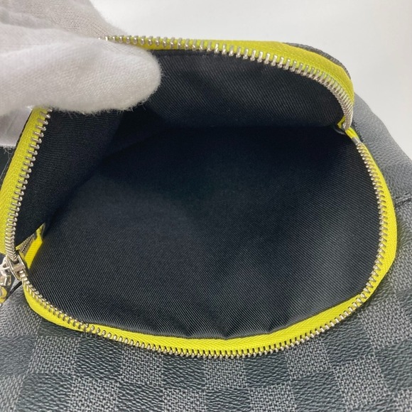 LOUIS VUITTON Black Damier Shoulder Bag - Picture 14 of 16